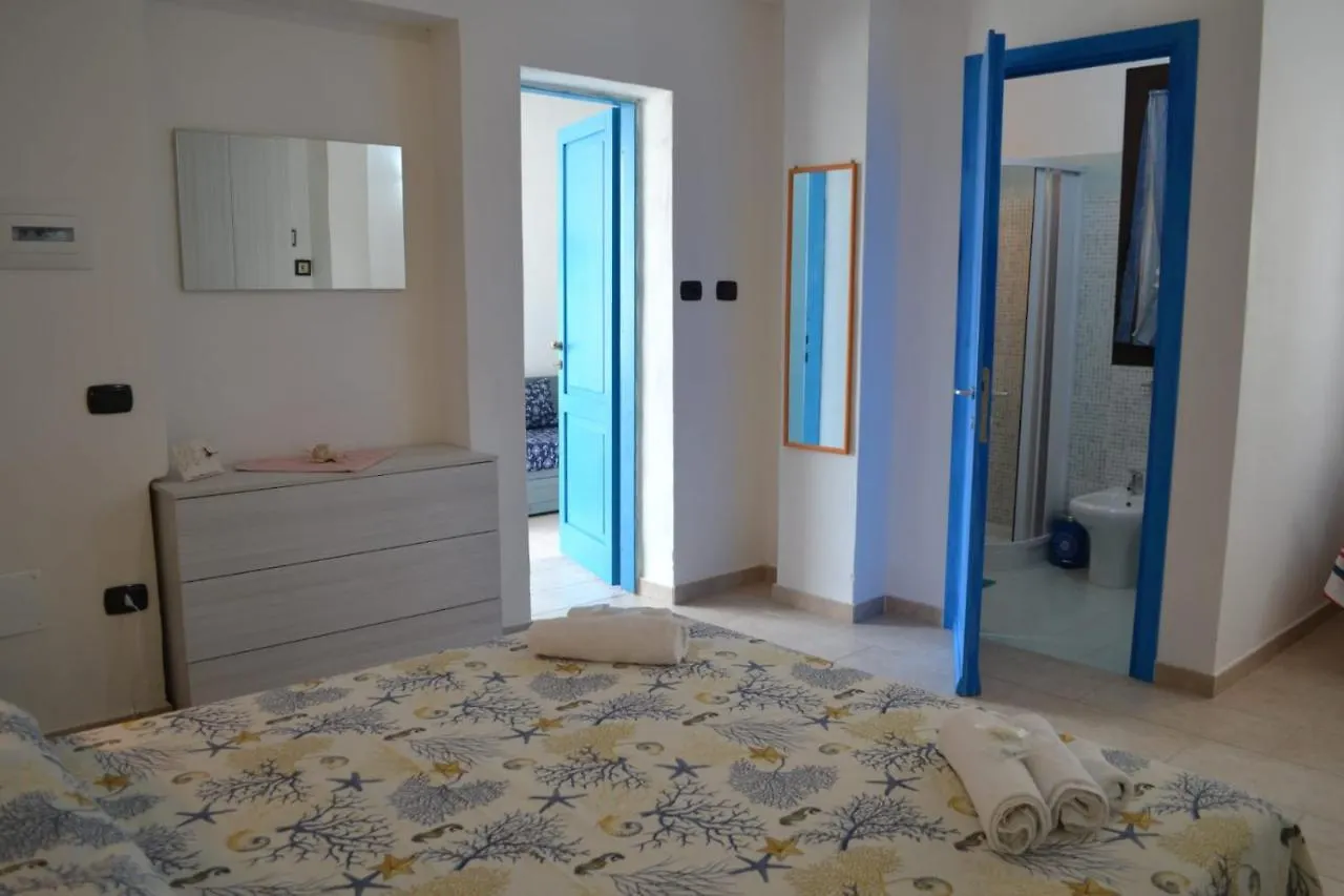 Casa Vacanze La Vela ムルタ・マリア アパート
